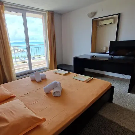 Compass Konukevi Lozenets