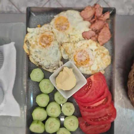 Konukevi Compass Lozenets