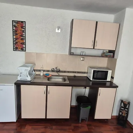 Compass Konukevi Lozenets